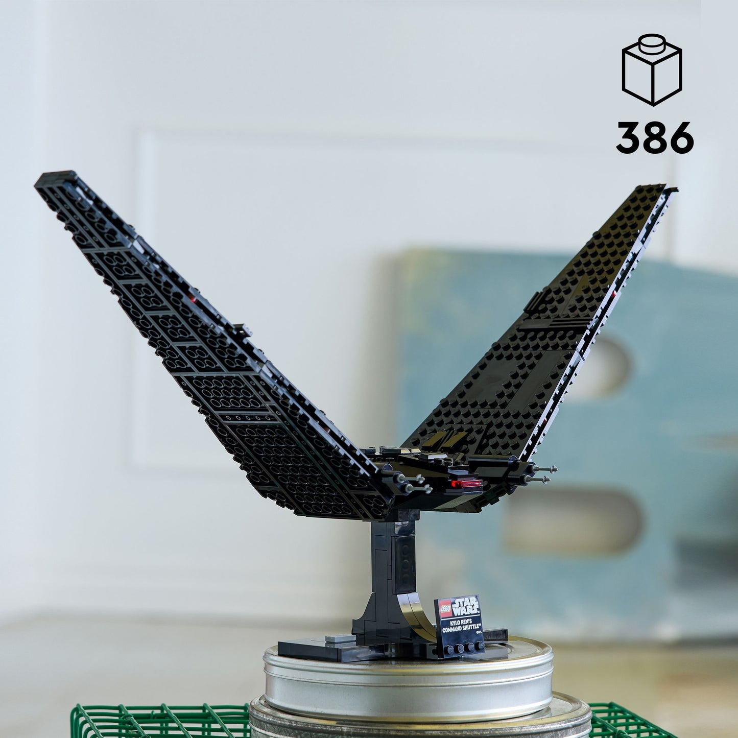 LEGO Kylo Rens Command Shuttle 75406 StarWars